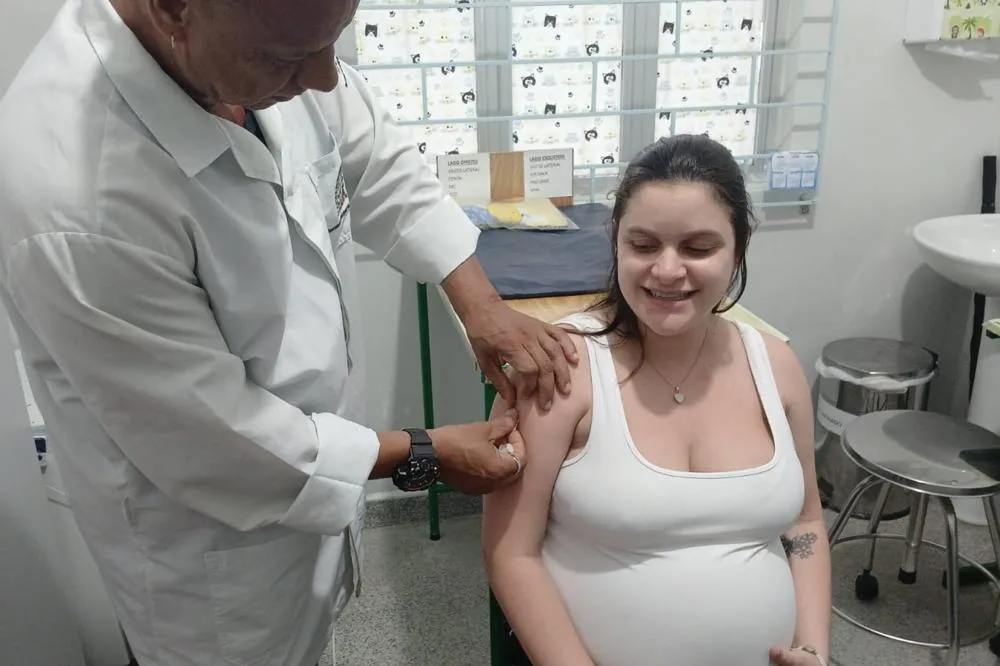 Após incorporar vacina para gestantes, Paraná registra queda de 83,5% nos internamentos de bebês Foto: SESA