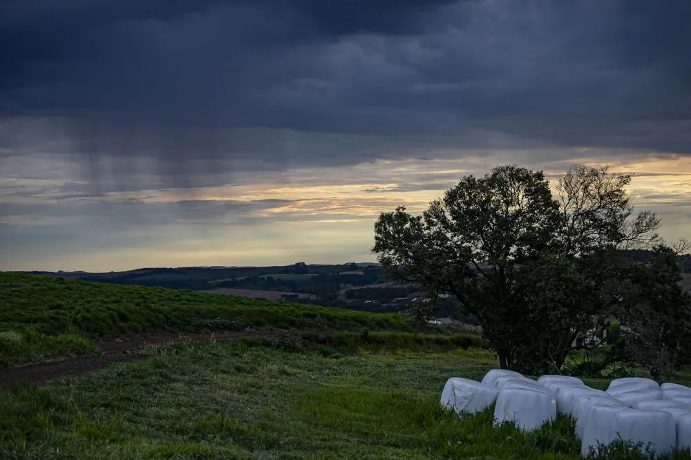 El Niño é confirmado e Simepar prevê aumento de chuvas até dezembro