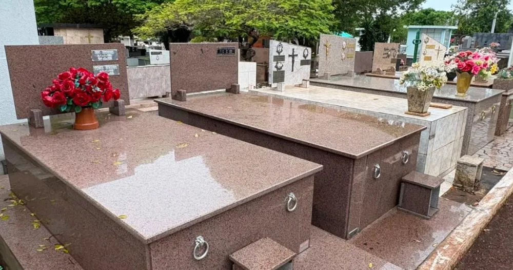 Cemitério de Paranavaí recebe melhorias antes do Dia de Finados