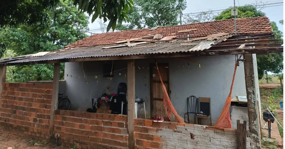 Defesa Civil vistoria 15 residências e distribui 80 telhas nesta sexta-feira em Paranavaí