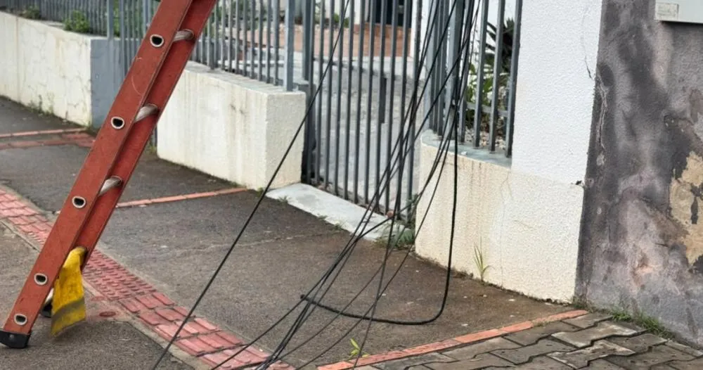 Paranavaí já emitiu mais de 1,2 mil notificações para retirada de fios irregulares
