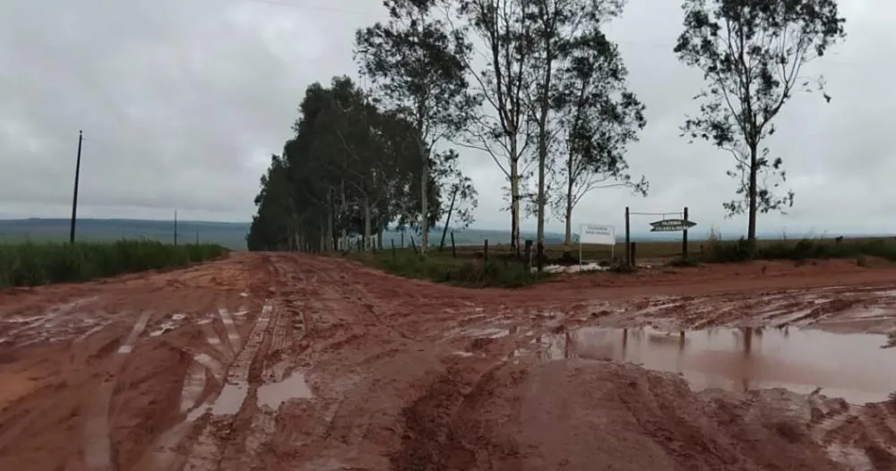Condições das estradas dificultam trabalhos na área rural de Paranavaí