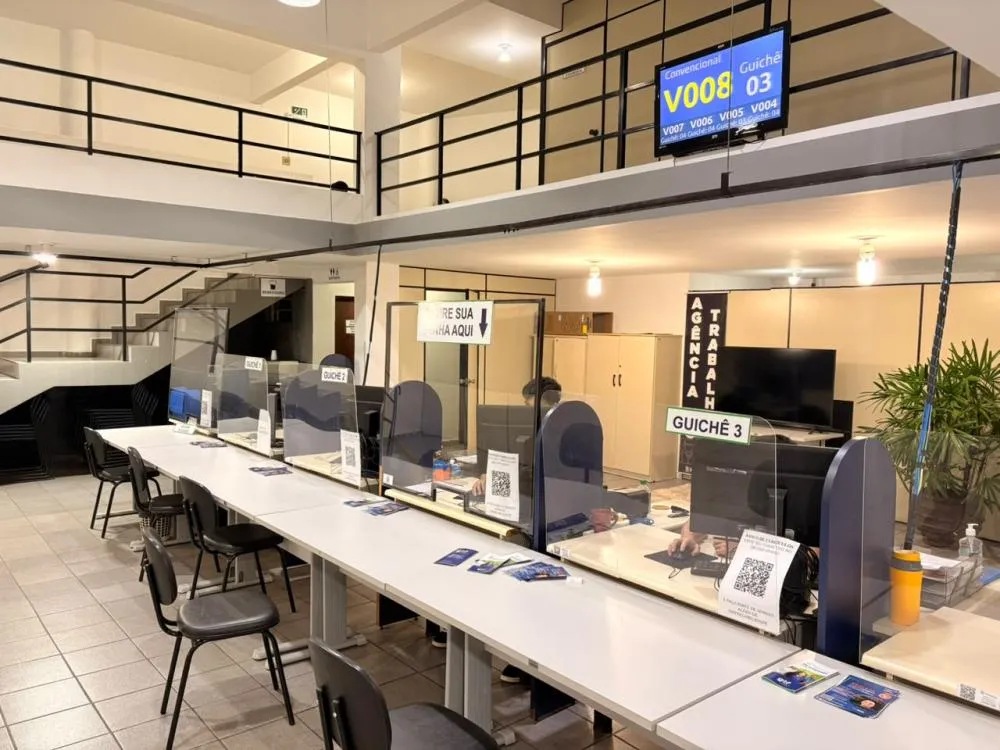Empresa de telefonia oferece 12 vagas de emprego em Paranavaí