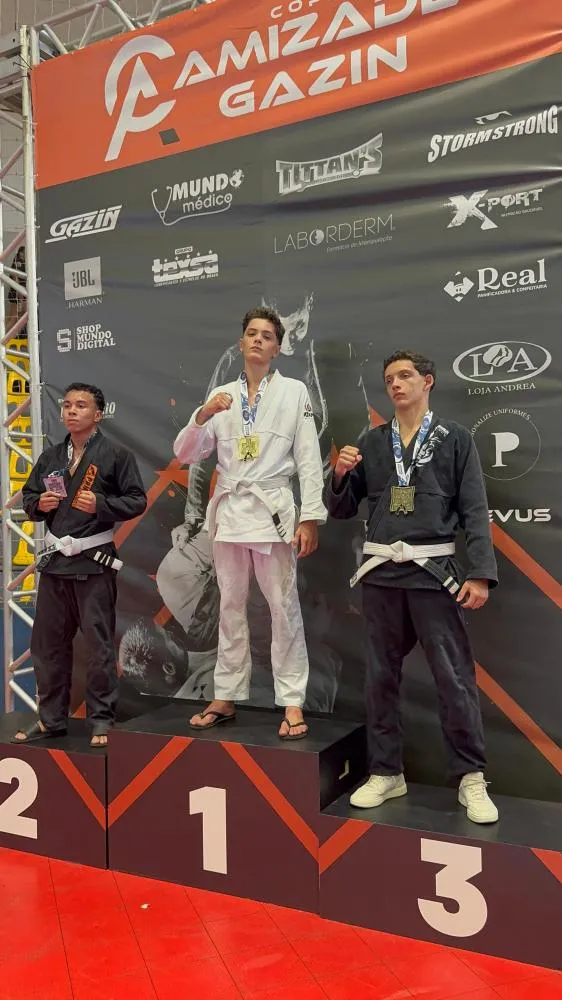 Confira a entrevista do Jornal Roy News com o jovem de Paranavaí que se destaca em campeonatos de jiu-jítsu