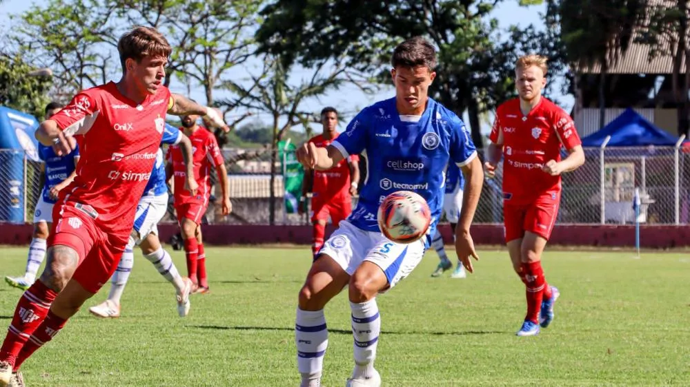 Paranavaí vence o Foz e avança direto à semifinal da Copa Paraná