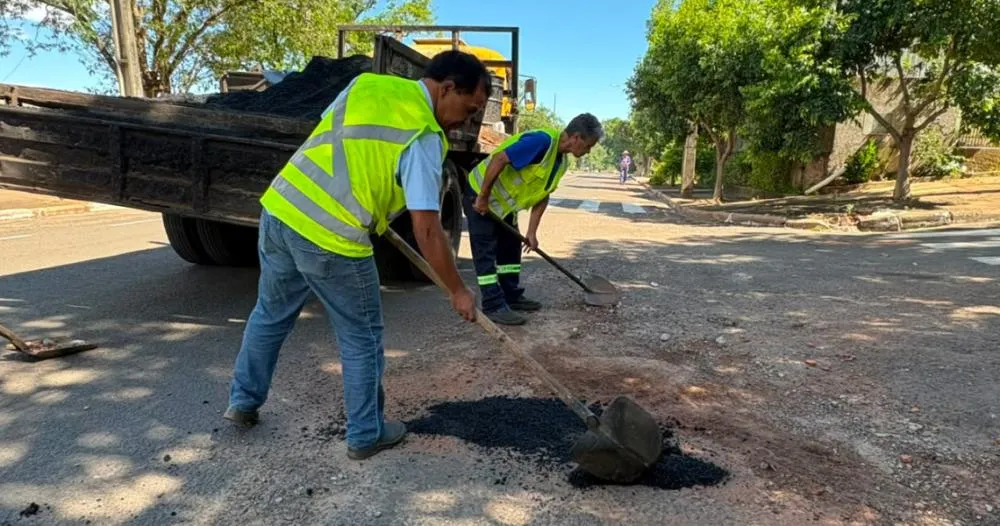 Estiagem permite retomada dos serviços de tapa-buracos em Paranavaí