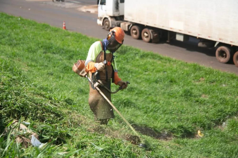 EPR Paraná encerra a semana com ações de manutenção e obras viárias nas rodovias sob concessão nesta sexta (23); veja os trechos