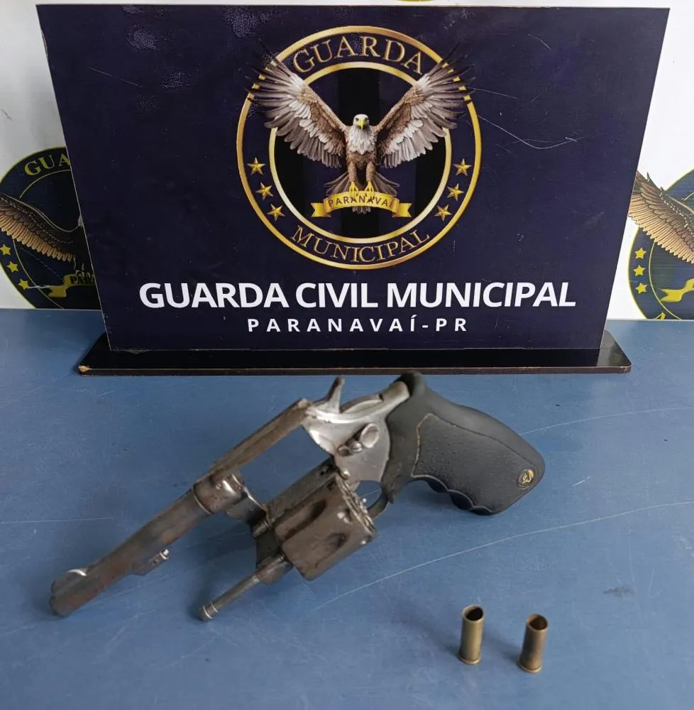 VÍDEO: Guarda Municipal recupera carretinha roubada e apreende revólver com numeração raspada em Paranavaí