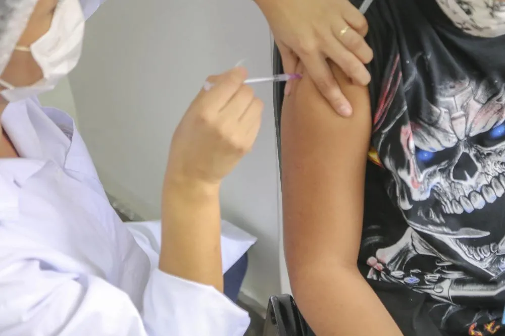 Saúde disponibiliza vacinação de HPV para adolescentes nos 399 municípios do Paraná Foto: Gilson Abreu/Arquivo AEN