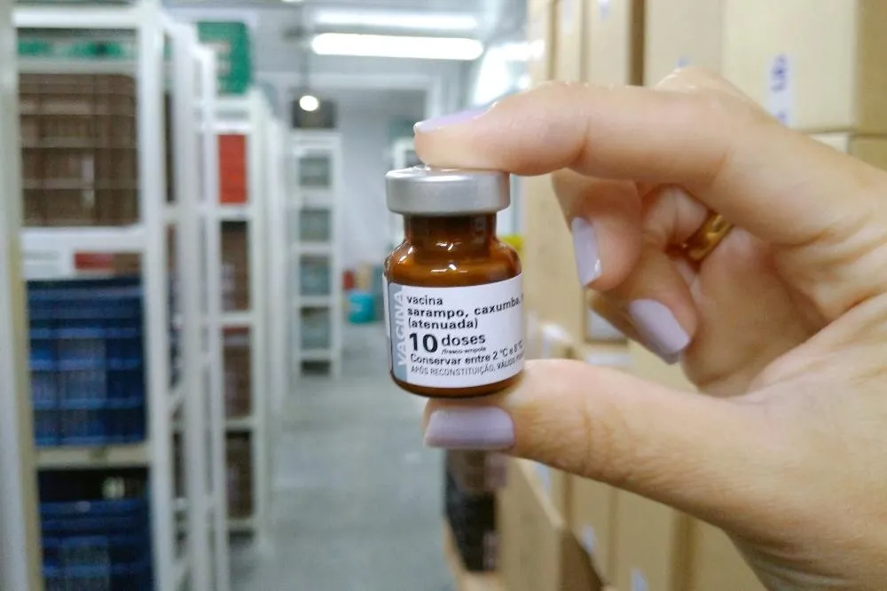 Paraná aplica “dose zero” em mais de 17 mil bebês com menos de um ano para controle do surto de sarampo Foto: SESA-PR