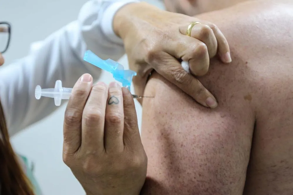 Sesa reforça importância de vacinação contra doenças respiratórias para grupos de risco Foto: Geraldo Bubniak/AEN