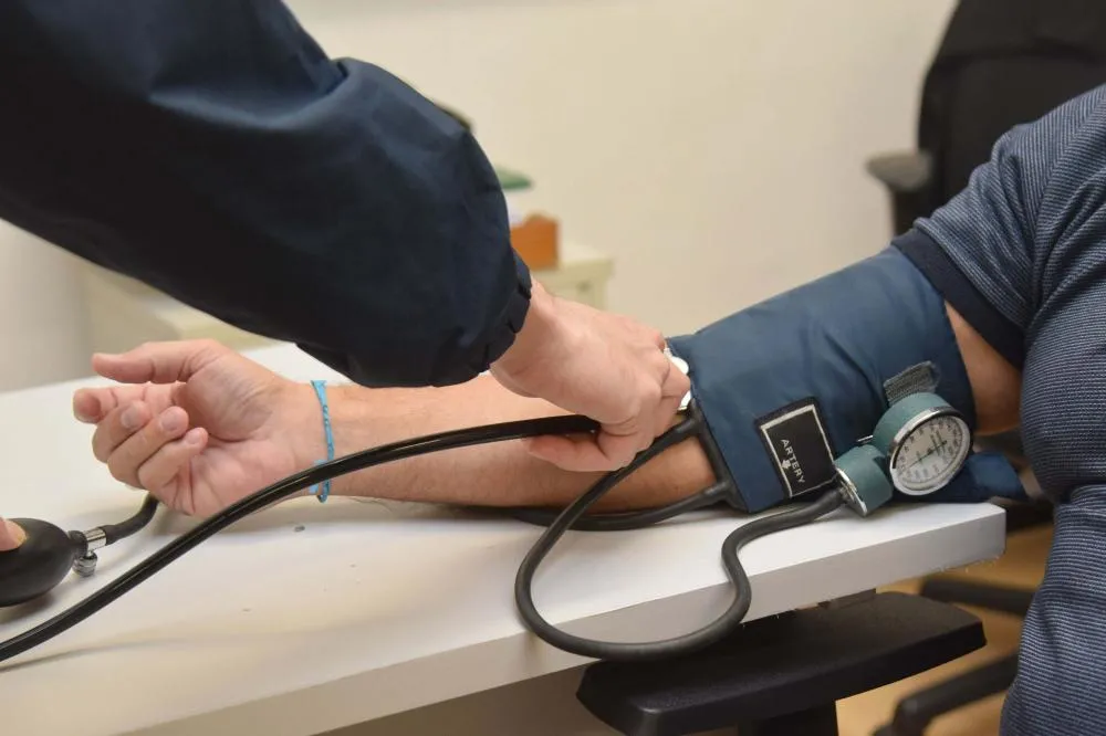 Prevenção e combate à hipertensão arterial começam por mudanças de hábitos alimentares e estilo de vida saudável Foto: SESA